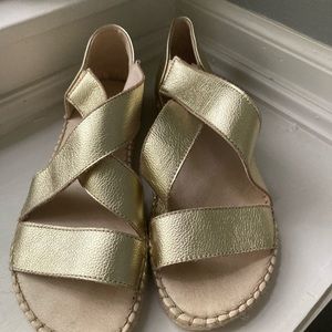 Comfortable gold espadrilles